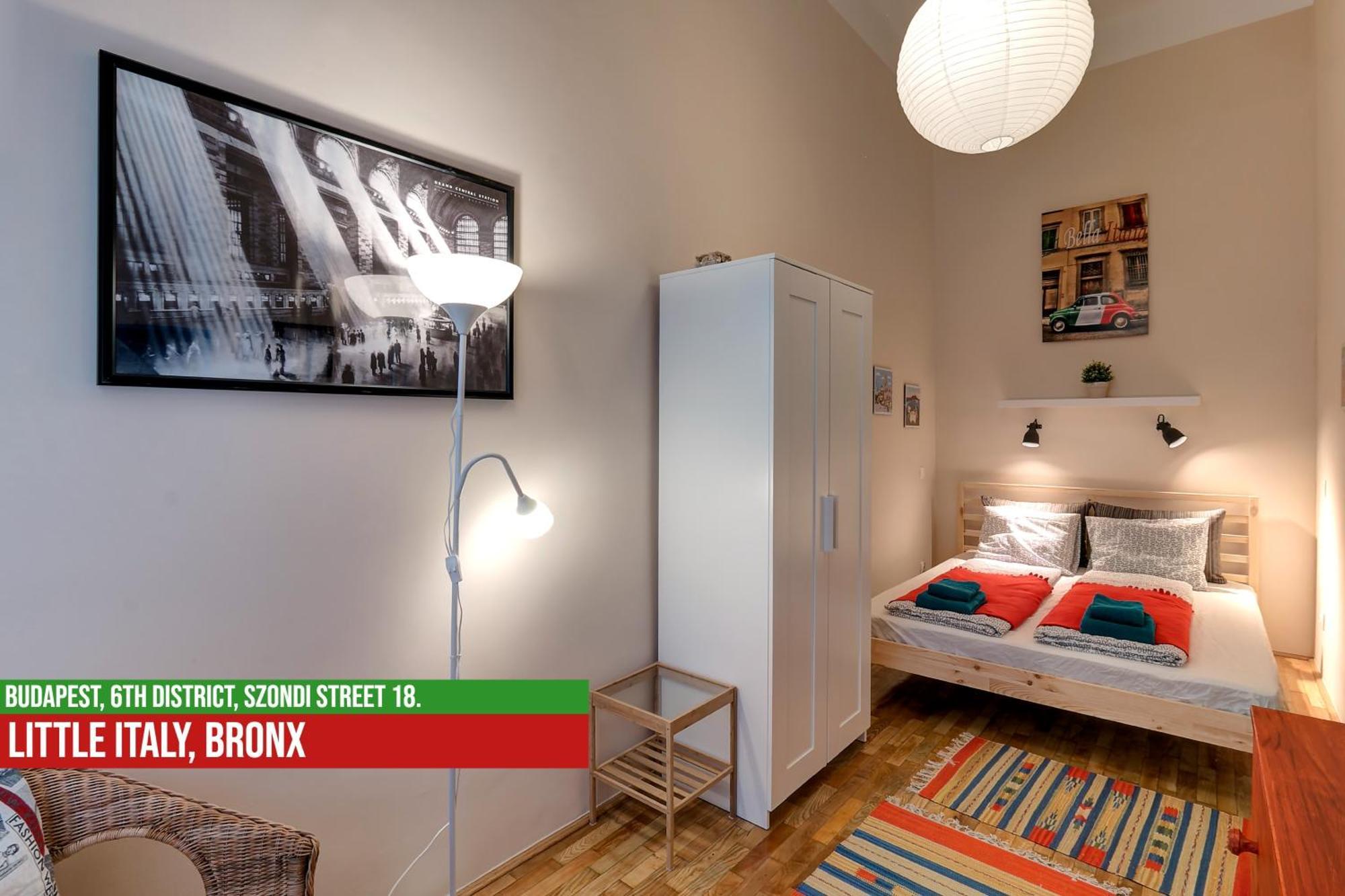 Little Italy Bronx Apartment Budapest Esterno foto